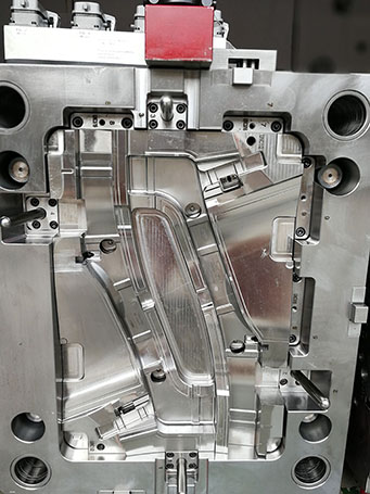 精密塑膠模具的交期需要多久？