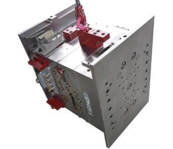 精密模具定制我是認(rèn)真的，都說(shuō)我們是打鐵的，但其實(shí)我僅僅是一個(gè)普通的人。