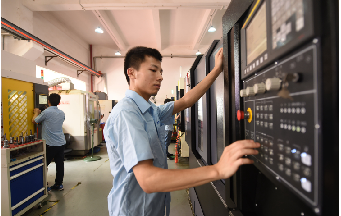 注塑生產(chǎn)塑料制品發(fā)生脆性斷裂的原因是什么？