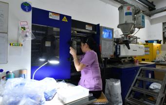 精密注塑成型對(duì)注塑機(jī)的要求是什么？