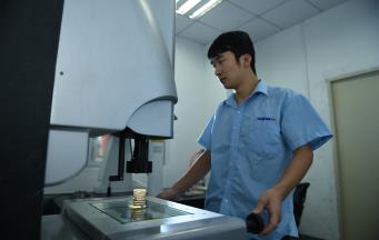 揭秘塑料模具制作：打造精品塑料模具的五大關(guān)鍵環(huán)節(jié)！