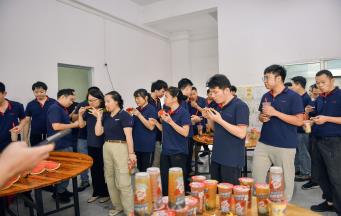 感恩思剛學長對于《經(jīng)營十二條》把追求全體從業(yè)人員物質(zhì)和精神兩方面幸福章節(jié)的精彩分享。