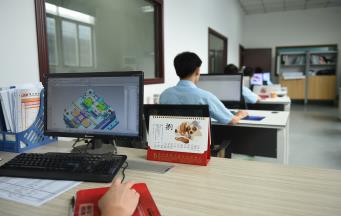 如何為薄壁注塑成型設(shè)計有效的塑料模具？